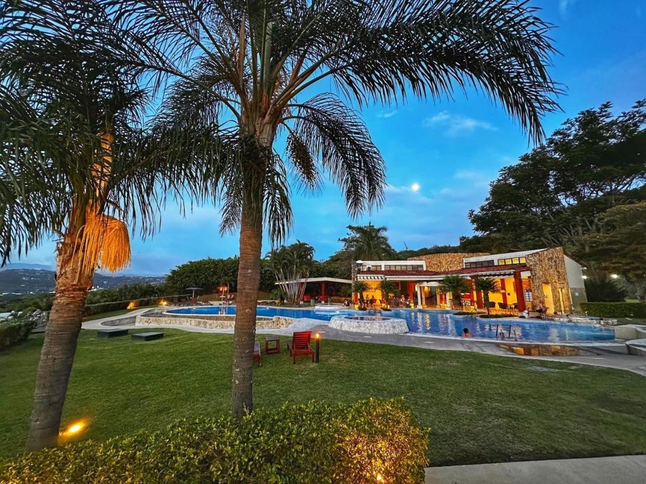 Cr Mariposa Rentals Comfortable Penthouse, Ac, Pool, Gym, Tennis Santa Ana  Ngoại thất bức ảnh